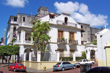 CASA DE LA MUNICIPALIDAD 01